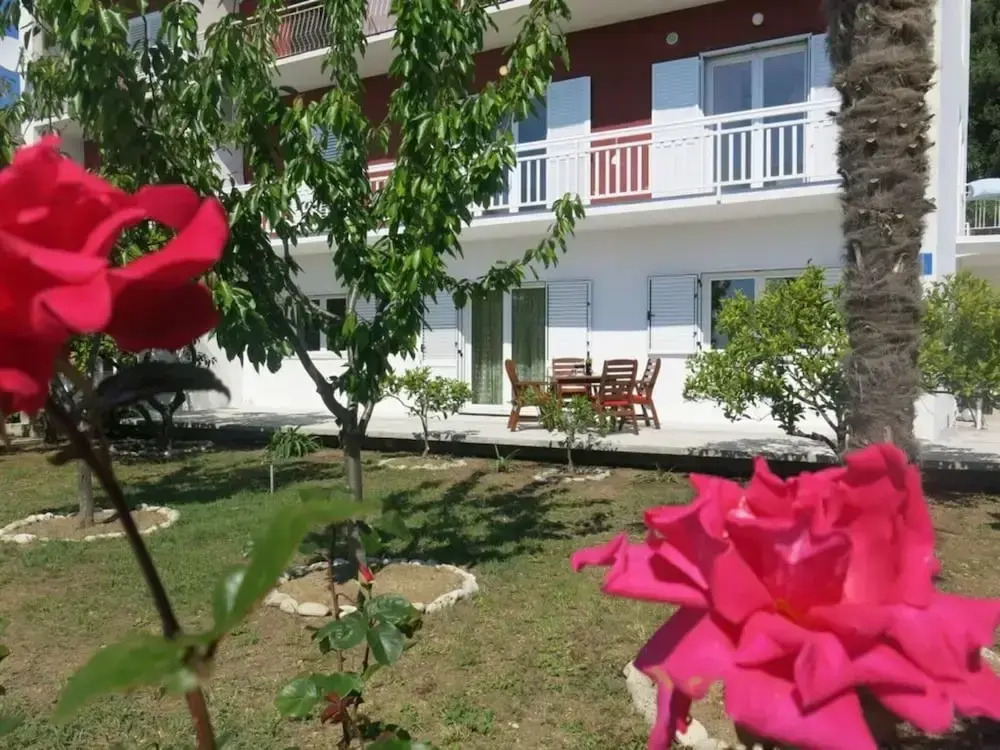 Holiday Apartment Beach House IVA App.1
