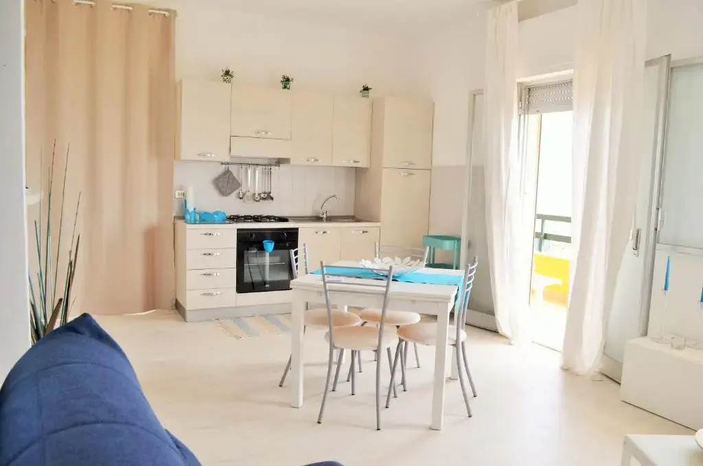 IzzHome Bella Vista