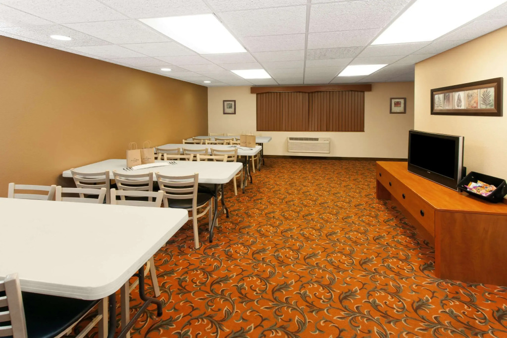 AmericInn by Wyndham Greenville