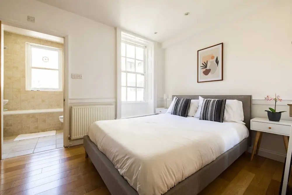 Contemporary Apartment in Central Bloomsbury