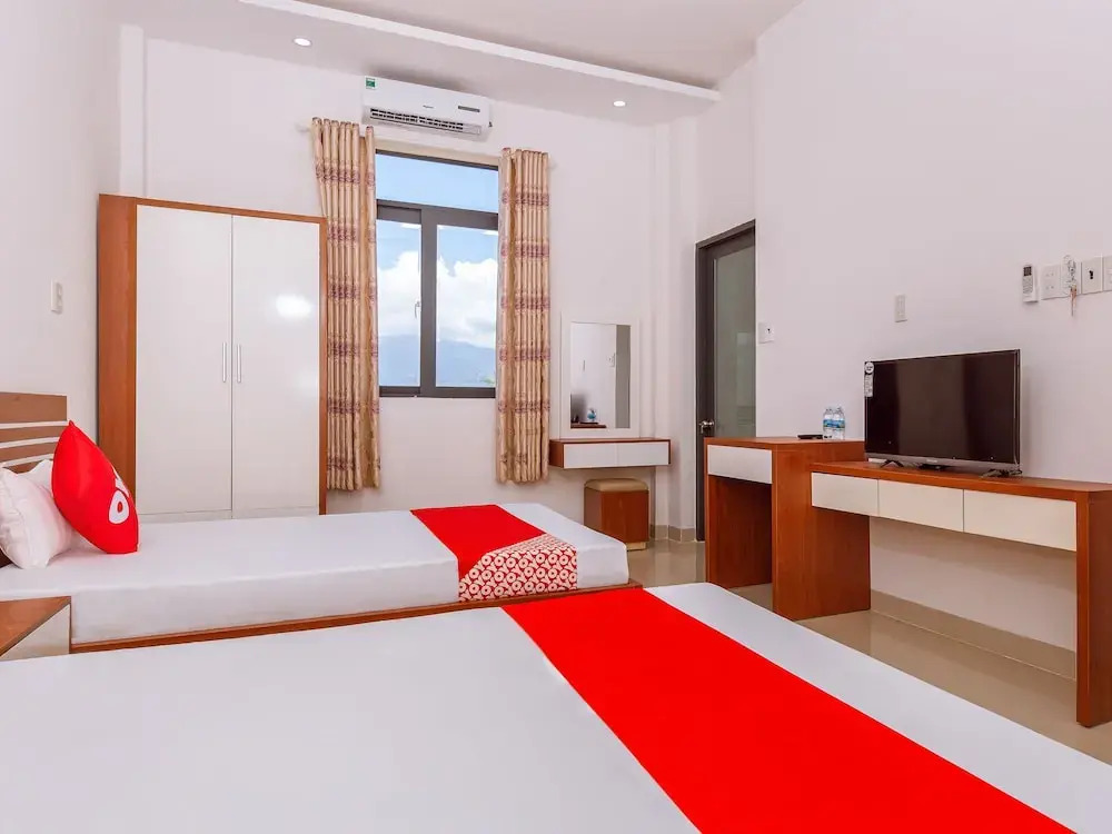 Hoang Giang Hotel by OYO Rooms