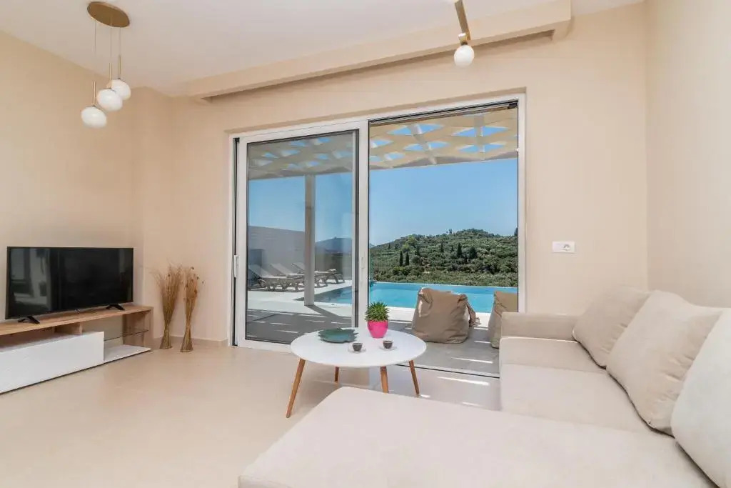 Spartakos Luxury Villa 2
