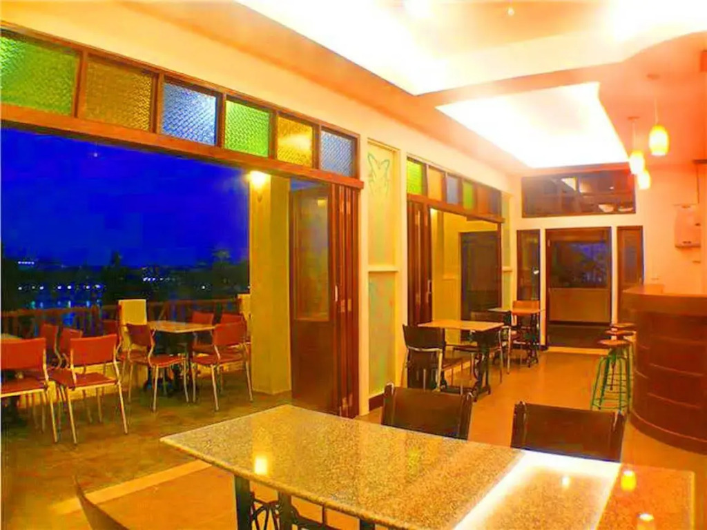 Suphan Lake Hometel