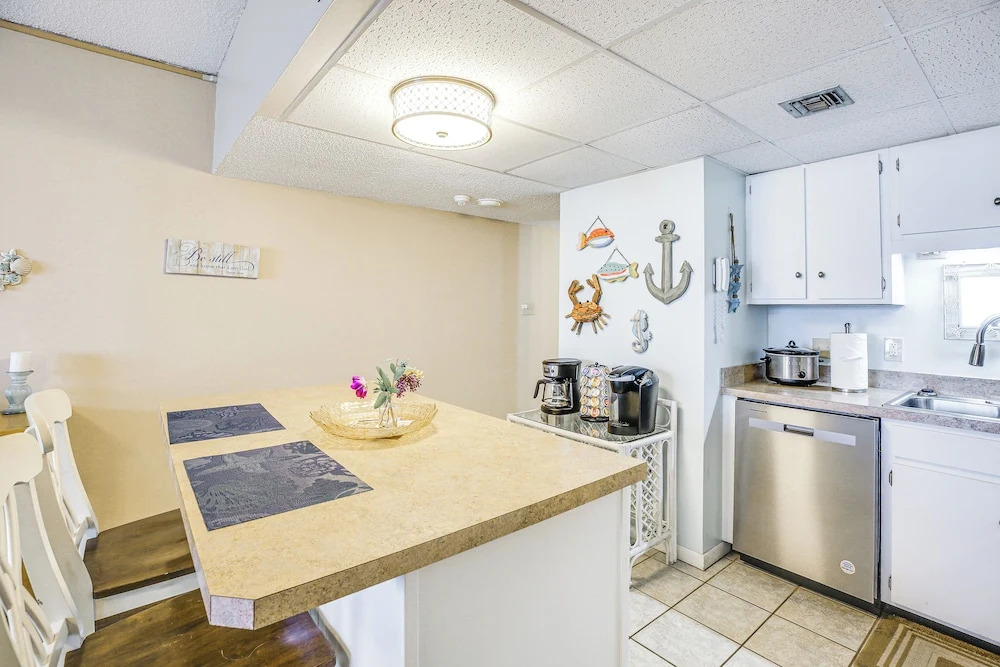 Oceanfront Garden City Beach Condo For Families!