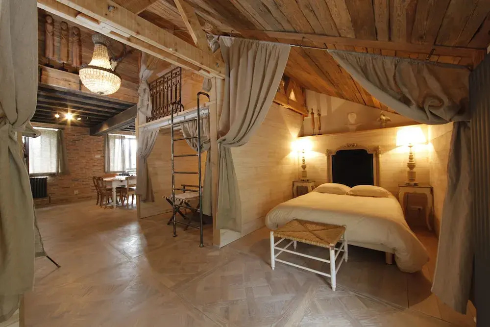Lappart du chateau des Girards