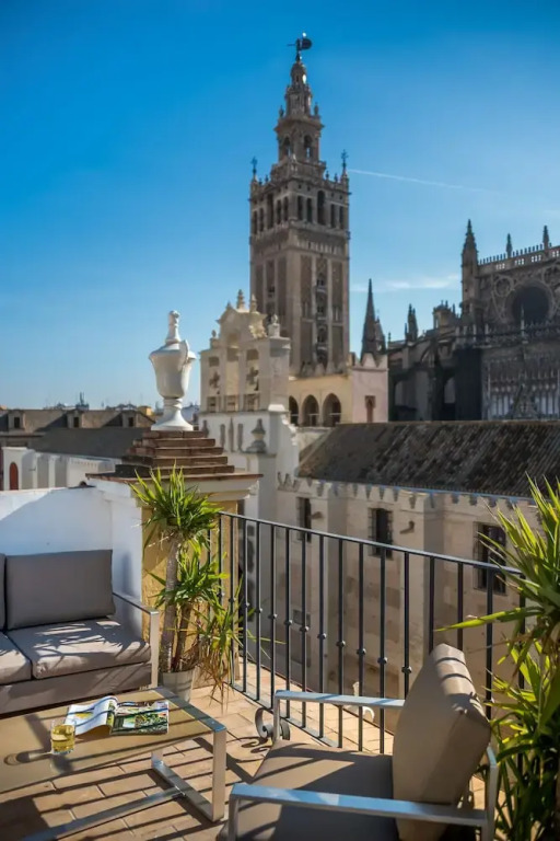 Apartment in Front of the Cathedral. 2 Bedrooms. Catedral I