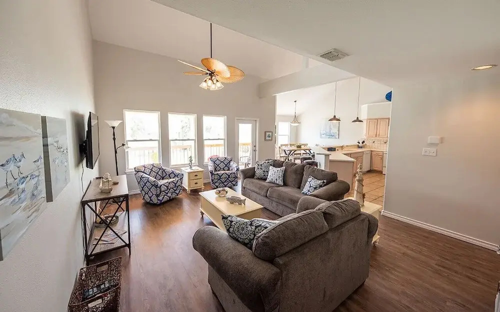 Sol Searcher - 4 Br Home