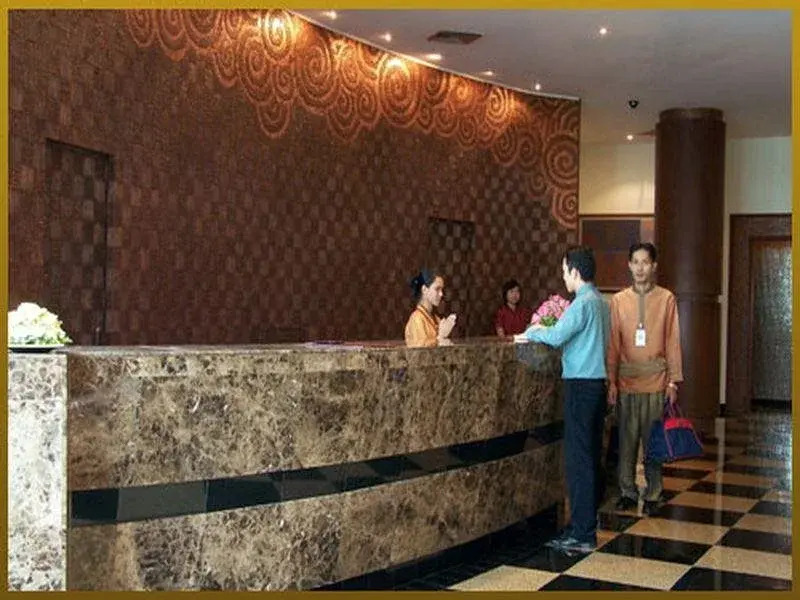Sri U-Thong Grand Hotel