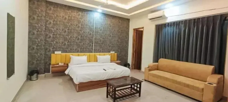 Radiant Blu Hotel