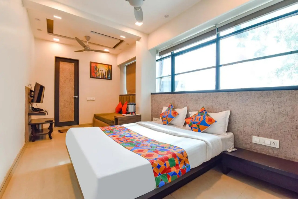 OYO 23289 Hotel Anmol Palace