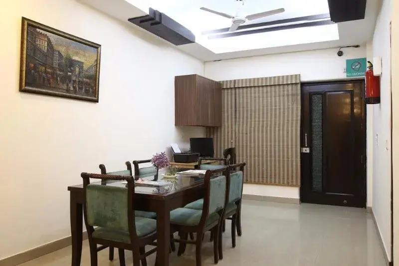 FabHotel Daffodils Inn Connaught Place