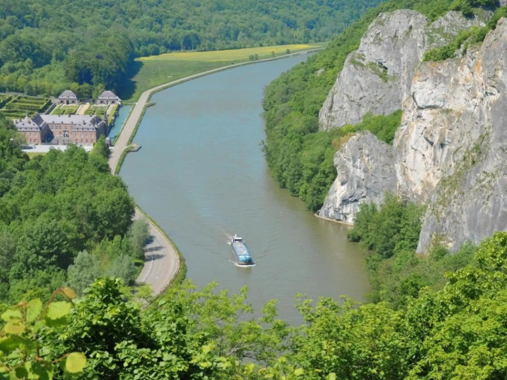 Charming Stay by the Meuse