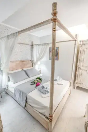 Papalina Suite