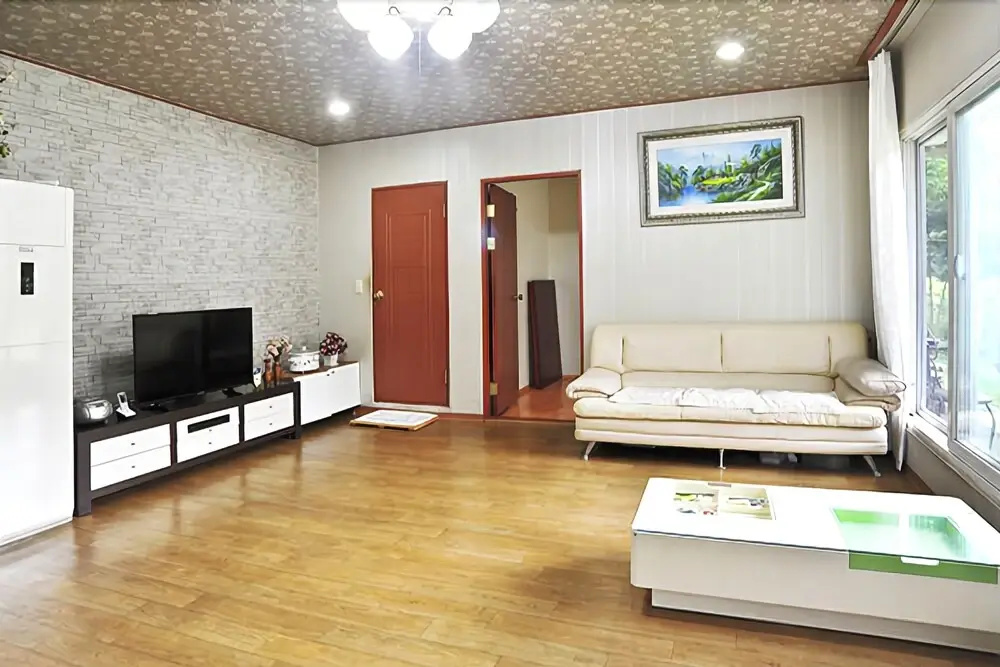 Gapyeong Hwaaksan Acrossvalley Pension