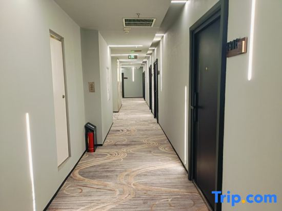 Jinyye Mandu Hotel (Taiyuan Maoye Tiandi · Wangcun South Street Metro Station Branch)