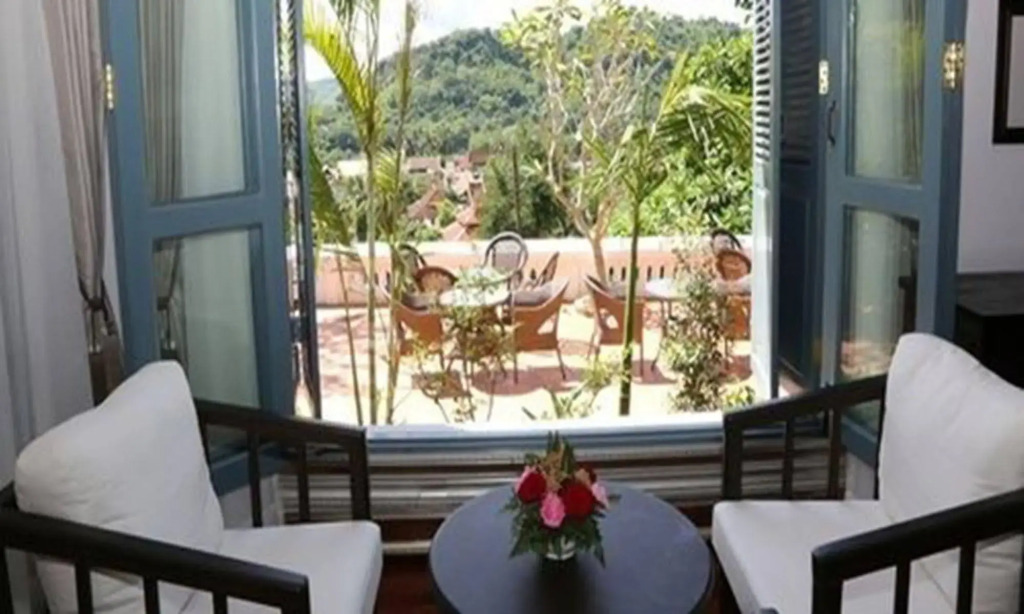 Jing Land Hotel