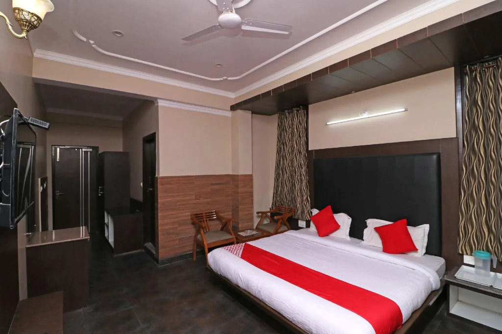 OYO 31120 Hotel Royale India