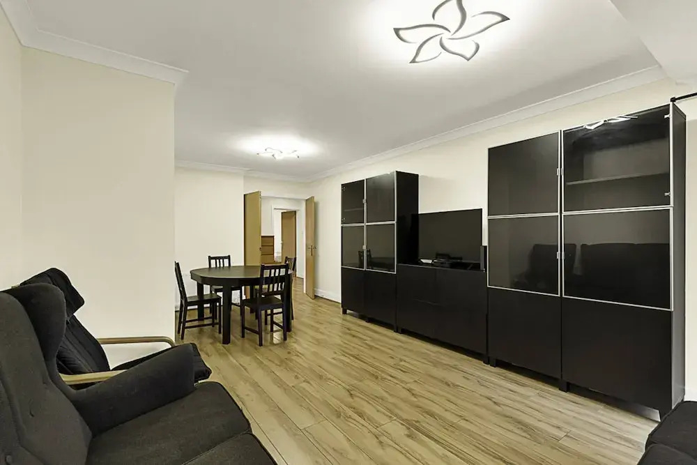 Charming Centrally Located Wimbledon Flat