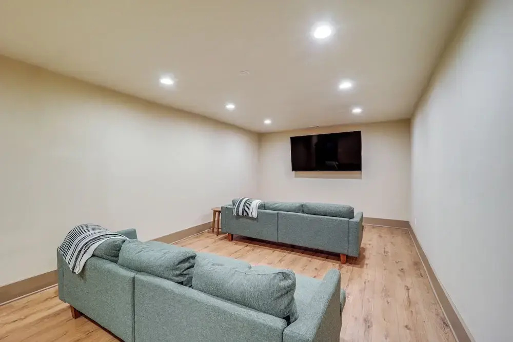 Group Getaway! 8,000-sq-ft Gem, Arcade + Theater