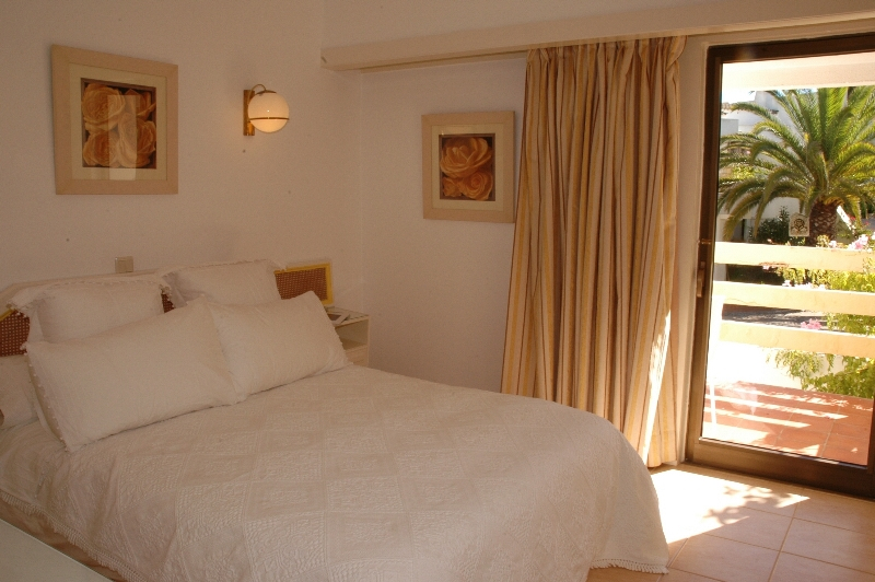 Moura Golf Village