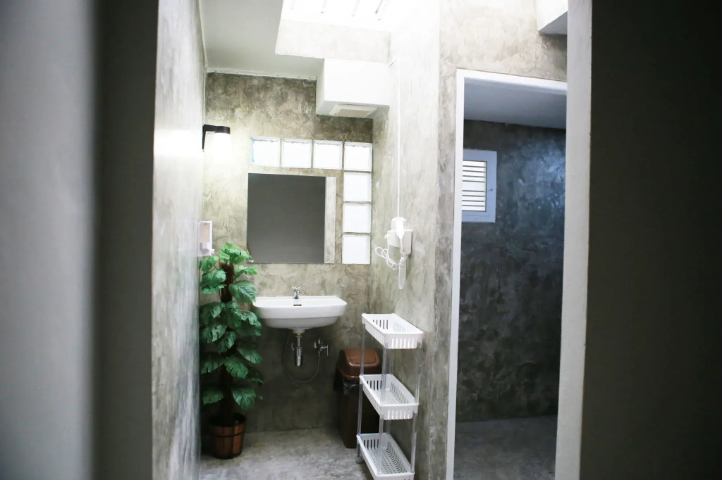Les Fleurs Bangkok Hostel