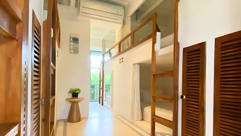 White Penny Hostel