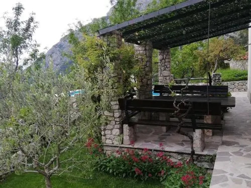 ctbv103 Holiday home with private pool Wi Fi internet access air condition in Baška Voda Makarska