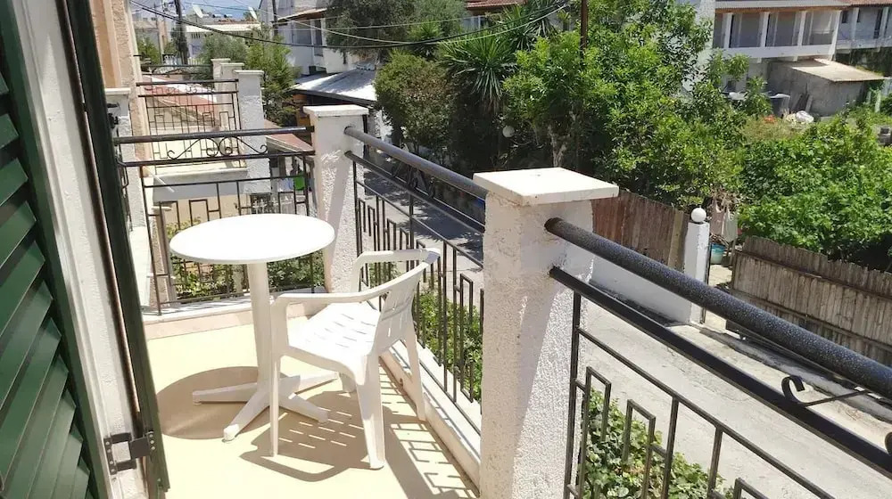 F S Kavos