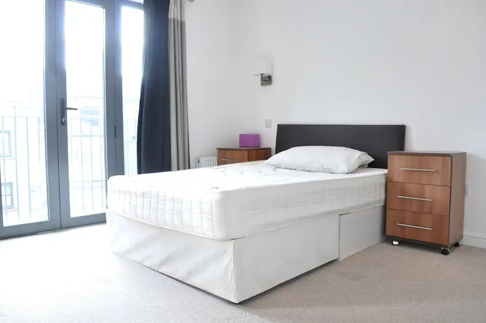 Spacious Contemporary 2 Bedroom Flat Near Camberwell