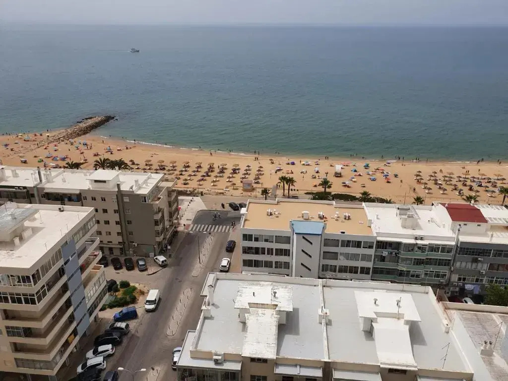 Vista Praia 16- Wifi, Remodelado, 80mt Praia