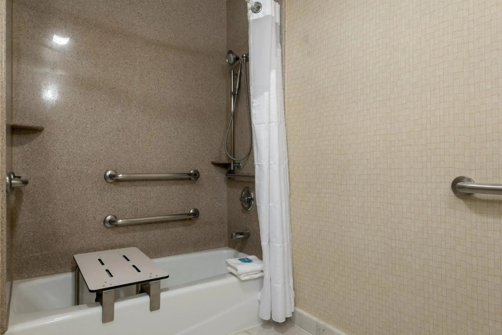 Holiday Inn Express Hotel & Suites Los Angeles Airport Hawthorne by IHG