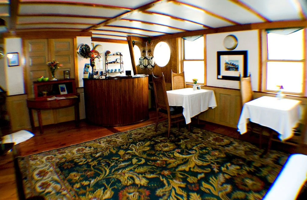 The Covington Houseboat