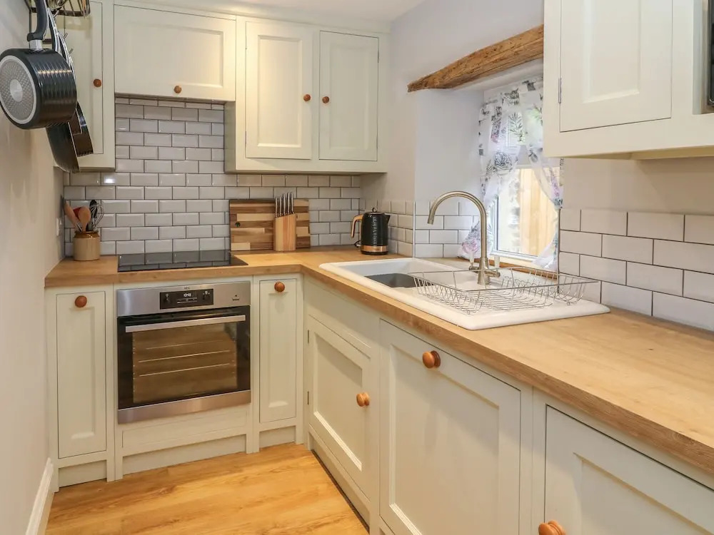5 Bank Cottage