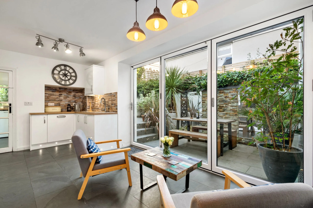 Sunbury Villa - Close to Town and Beaches