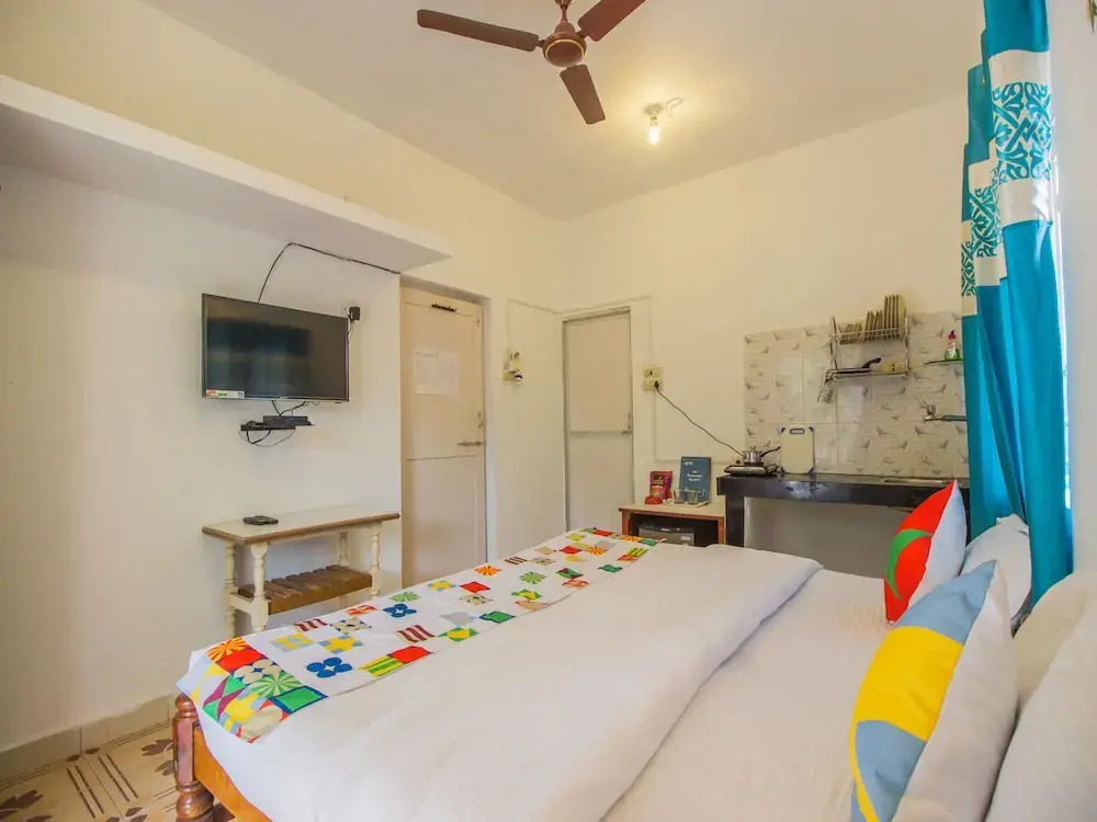OYO 11508 Home Colourful Studio Calangute