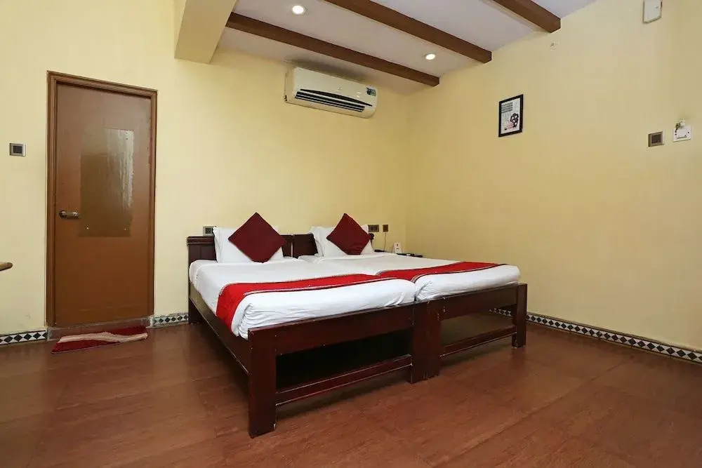 OYO Flagship 2207 Hotel Transit