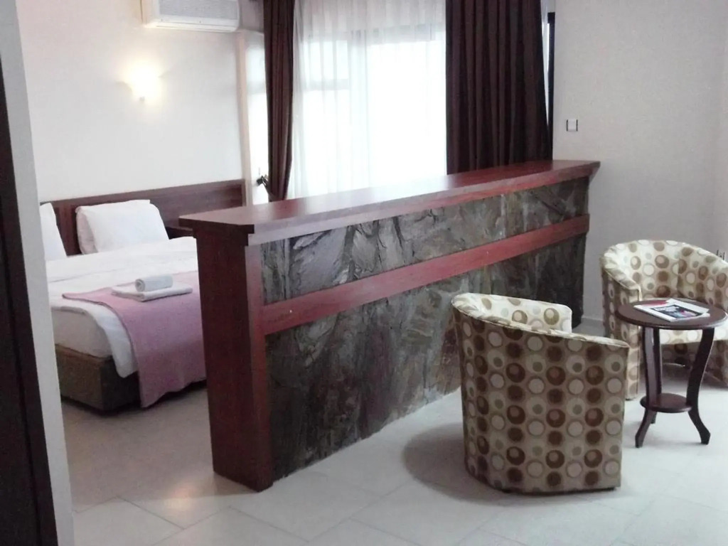 West Ada Inn