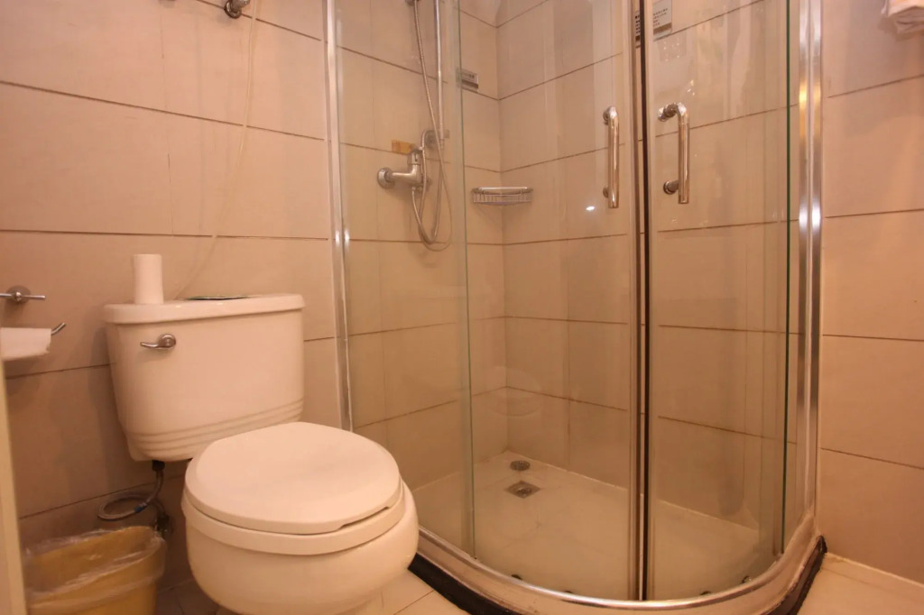 Chengdu Longhu Haibin Hotel