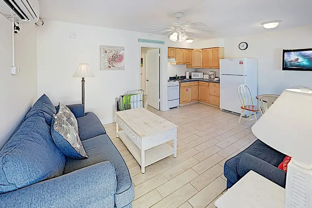 New Listing! Peaceful On Siesta Key Beach 1 Bedroom Apts