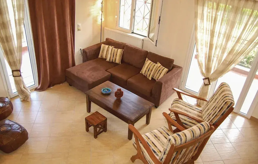 Two-Bedroom Holiday Home In Livanates