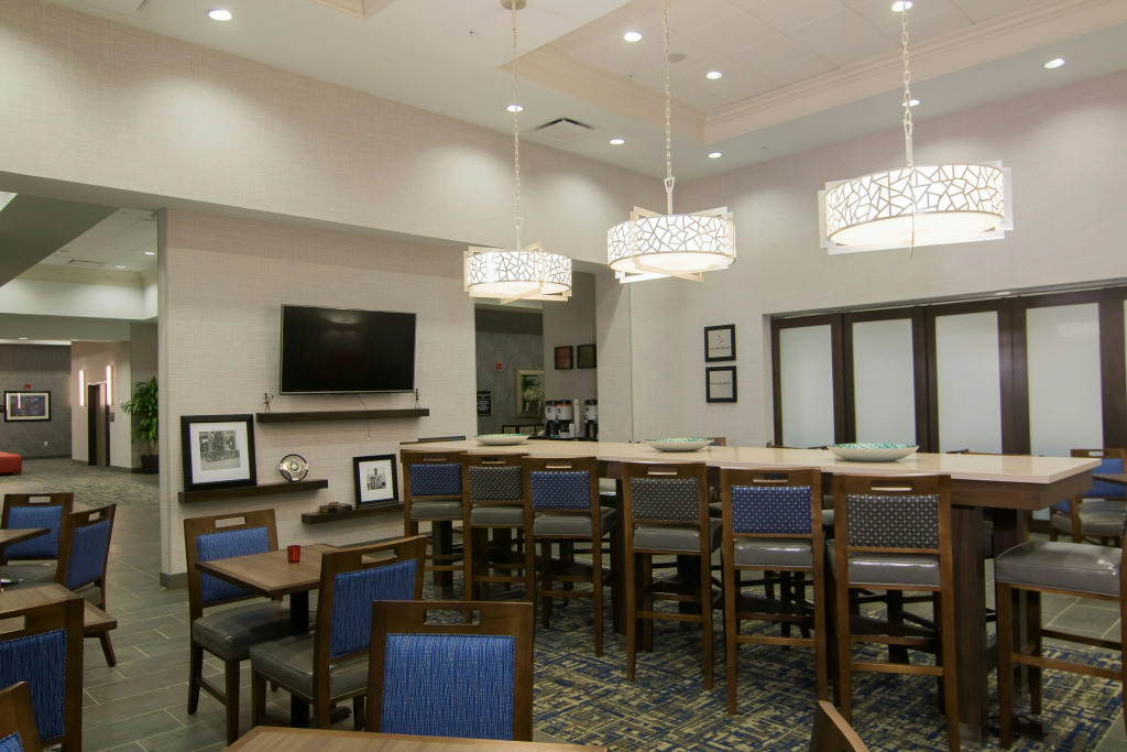 Hampton Inn & Suites Tulsa Downtown, Ok