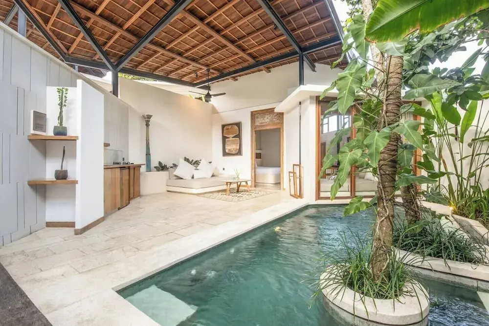 Stylish 1BR Villa with Pool, 800m to Canggu Beach