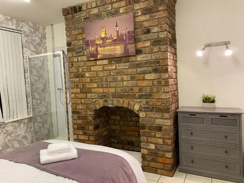 3 bed stylish house Whole house