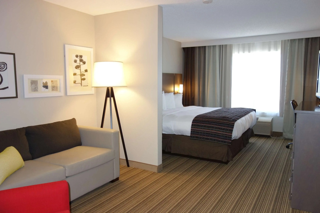 Country Inn & Suites by Radisson, Mason City, IA