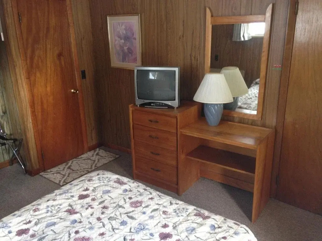 Amber Lantern Motel