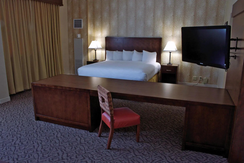 DoubleTree by Hilton Norfolk Airport