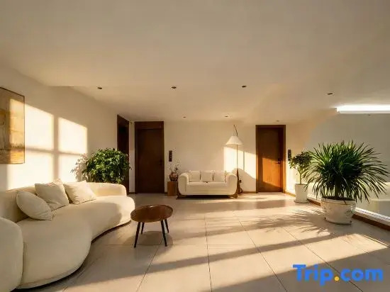 MOUNTAIN•DESIGNE Oxygen-rich Scenic Stay (Moonlight Square, Dukezong Ancient Town)