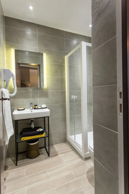 Pratic Hotel