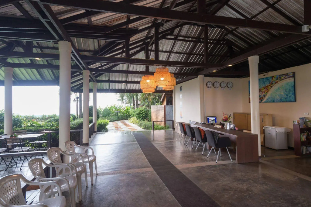 TwinBay Resort