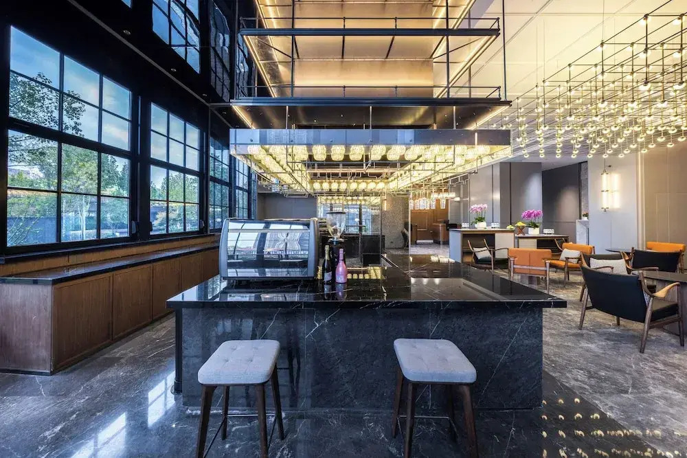CNHOL International Hotel (Wuhan Jiefang Avenue Zongguan Metro Station Branch)